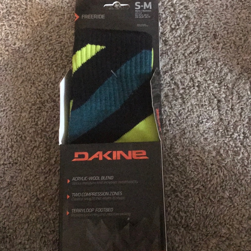 Dakine acrylic-wool blend socks